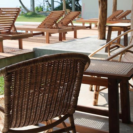 Swell Shacks Hotel Matara Exterior foto